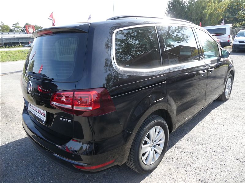 Volkswagen Sharan 2,0 TDi 110kW 7.míst, serviska - fotka 9 z 44