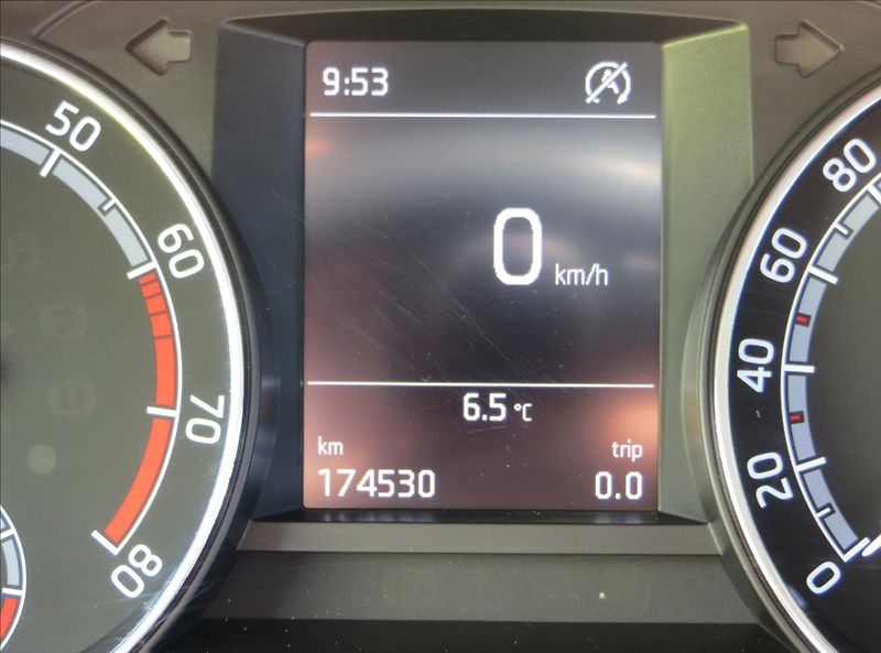 Škoda Fabia 1,0 TSI Active ČR - fotka 16 z 18