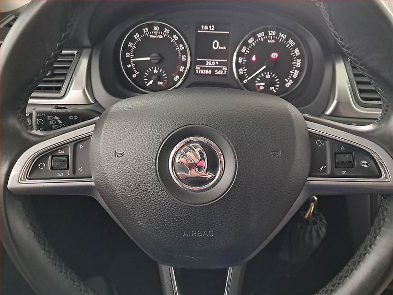 Škoda Rapid (2015) Spaceback 1.6 TDI, Tempomat - fotka 15 z 15