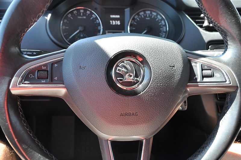 Škoda Octavia III 2.0TDi 110kW KOMBI Automat - fotka 12 z 23