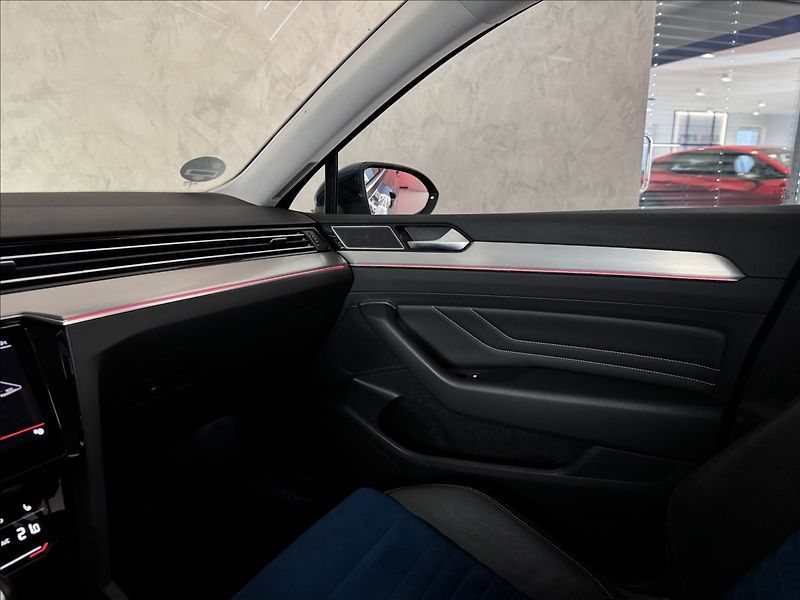 Volkswagen Passat 2,0 TSi  DSG Elegance Virtual - fotka 44 z 47