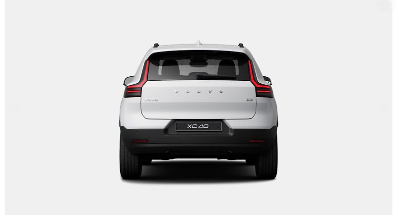 Volvo XC40 (2026) B3 AUT ESSENTIAL - fotka 4 z 12