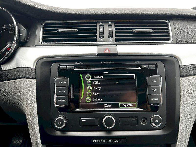 Škoda Superb (2019) Combi 2.0 TDI CR DPF 125kW MP6 - fotka 13 z 28