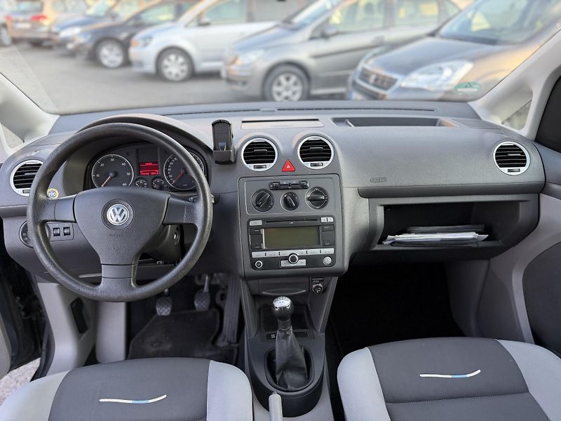 Volkswagen Caddy 1.9 TDI, LIFE, TAŽNÉ - fotka 7 z 17