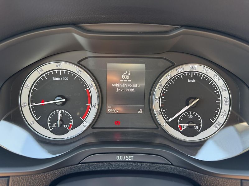 Škoda Karoq 1,5 TSi/110kW DSG - STYLE,TZ,. - fotka 43 z 88