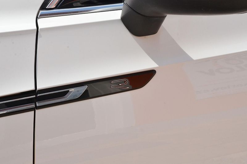 Volkswagen Arteon (2022) 1.5 TSi 110kW R-LINE / ČR  - fotka 9 z 42