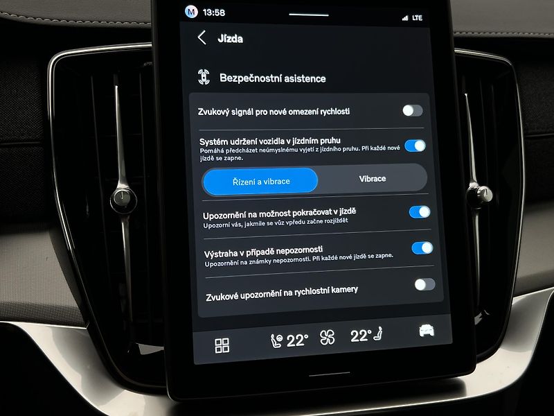 Volvo XC90 (2026) T8 AWD BLACK EDITION ULTRA - fotka 42 z 47