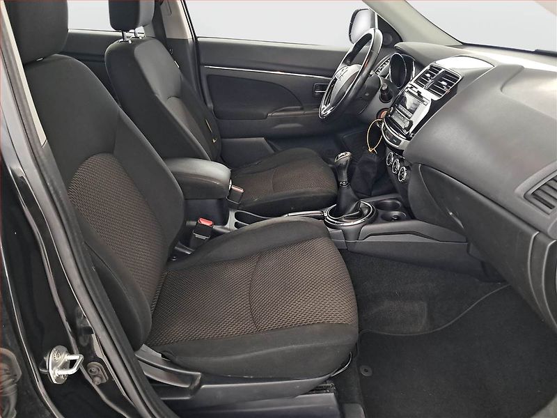 Mitsubishi ASX (2015) 1.6 MIVEC, ČR,1.maj, Tempomat - fotka 9 z 16
