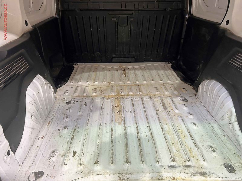 Citroën Berlingo (2019) 1.5HDi, 1.maj,ČR, AC - fotka 7 z 12