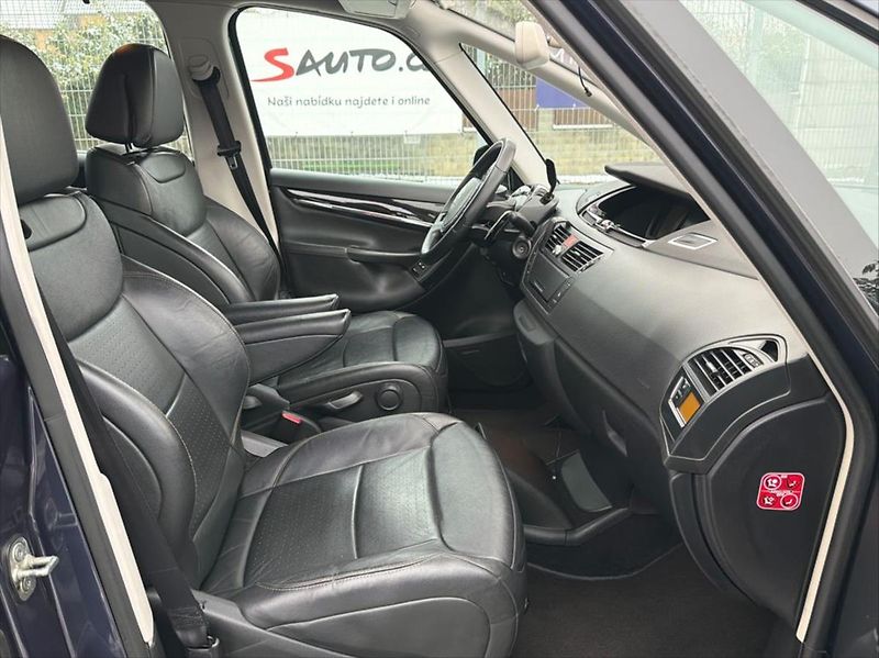 Citroën C4 Picasso 2,0 HDi 120 KW 7 míst DPH - fotka 12 z 26