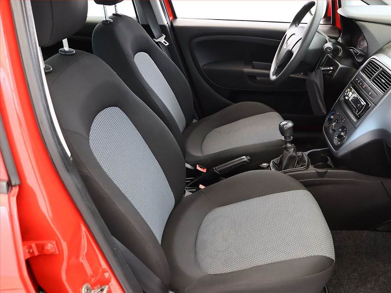 Fiat Punto (2011) 1.2, po STK, jezdí výborně - fotka 7 z 12