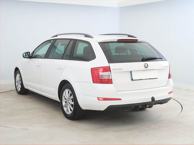 Škoda Octavia (2015) Ambition 1.6 TDI, Serv.kniha - fotka 4 z 15