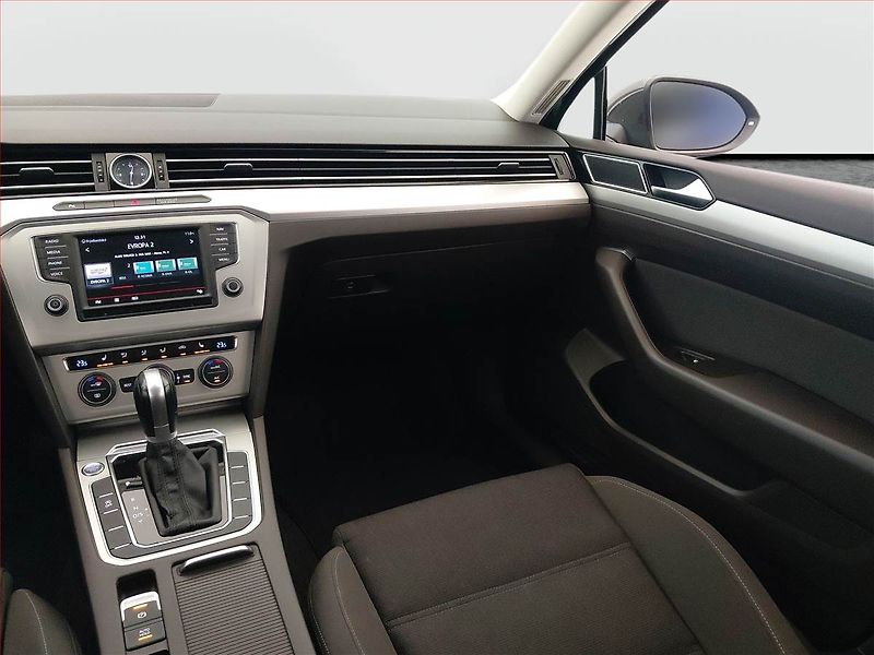 Volkswagen Passat (2015) 2.0 TDI, Automat, Serv.kniha - fotka 8 z 19