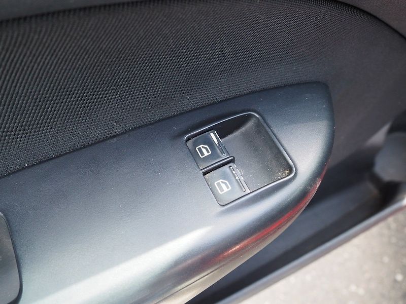 Škoda Octavia (2010) 1.9 TDI, 77 kW, Ambiente - fotka 20 z 34