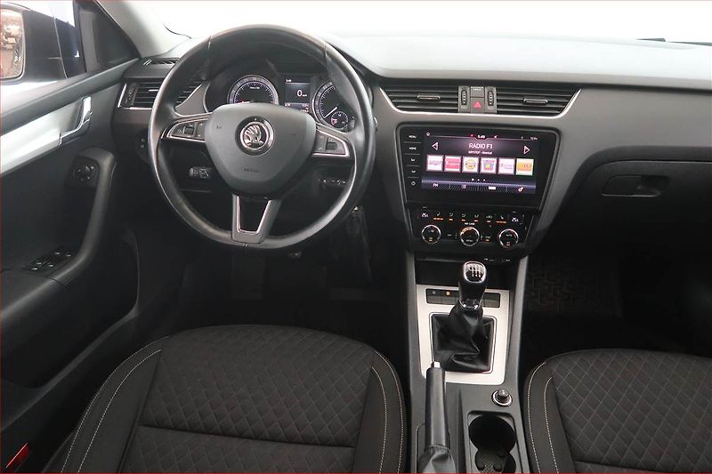 Škoda Octavia (2017) 2.0 TDI, Navi, Tempomat - fotka 7 z 18