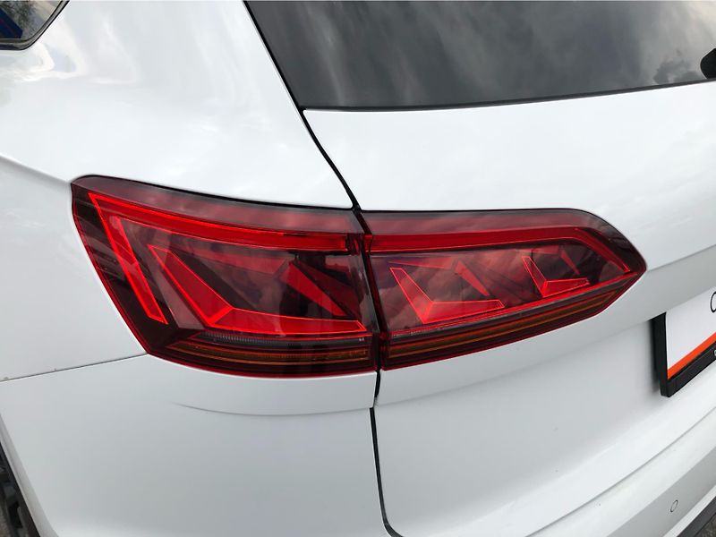 Volkswagen Touareg 3.0 TDI R-Line - fotka 26 z 30