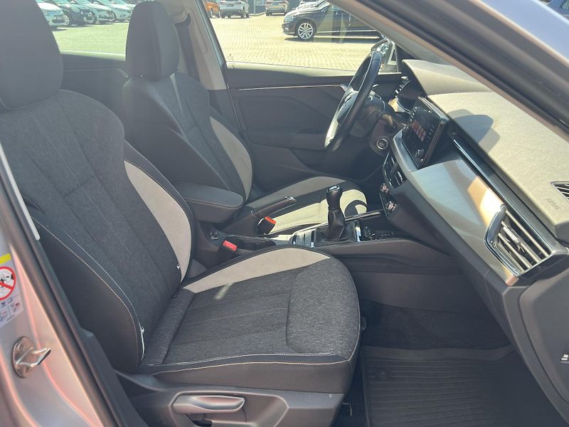 Škoda Scala (2021) 1,5TSi 110kW STYLE - fotka 31 z 34