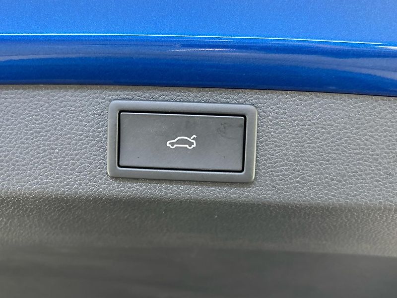 Škoda Karoq DSG Sportline - fotka 30 z 31