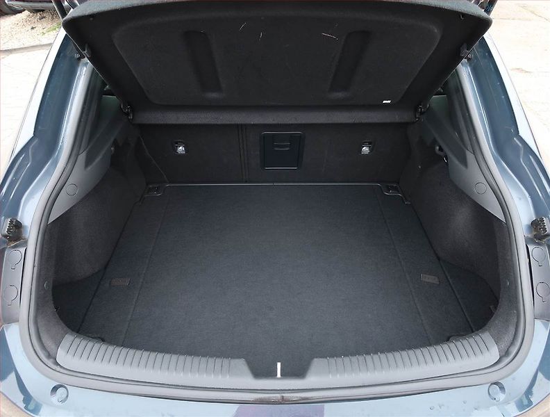 Hyundai i30 (2022) Komfort 1.0 T-GDI, Automat, ČR - fotka 14 z 18