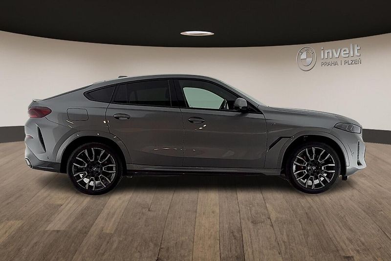 BMW X6 xDrive40d - fotka 2 z 22