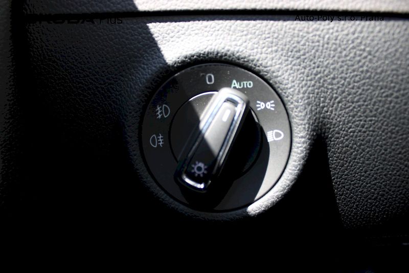 Škoda Superb (2023) 2.0 TDI 147 kW Style - fotka 10 z 25