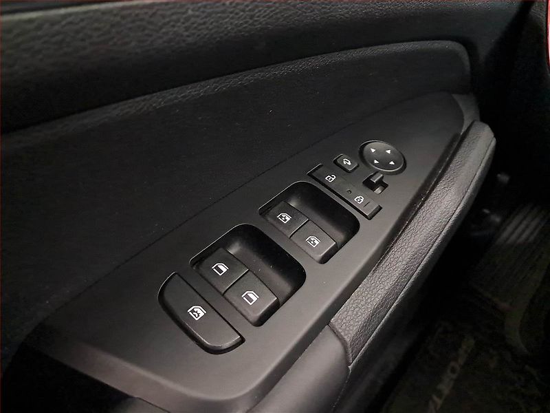 Kia Sportage (2022) 1.6 T-GDI - fotka 17 z 18