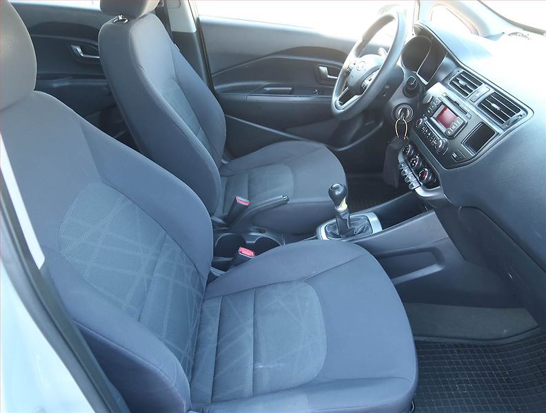 Kia Rio (2012) 1.25 CVVT, Serv.kniha - fotka 9 z 15