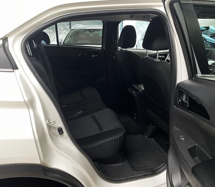 Mitsubishi Eclipse Cross 1,5 T-GDi 120kW, ČR - fotka 12 z 28