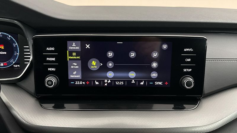 Škoda Octavia 2.0 TDI Ambition Combi - fotka 26 z 27