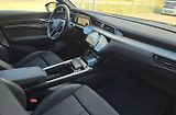 Audi Q8 e-tron 55 Q S-Line 360k Pano Tažné - náhled 17