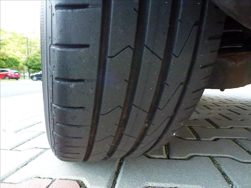 Volkswagen Passat 1,6 TDI Serviska, TOP STAV !!! - fotka 43 z 60