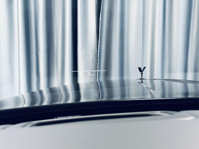 Rolls-Royce Cullinan (2026) Black B SHOOTING STARS BESPOKE - fotka 33 z 45