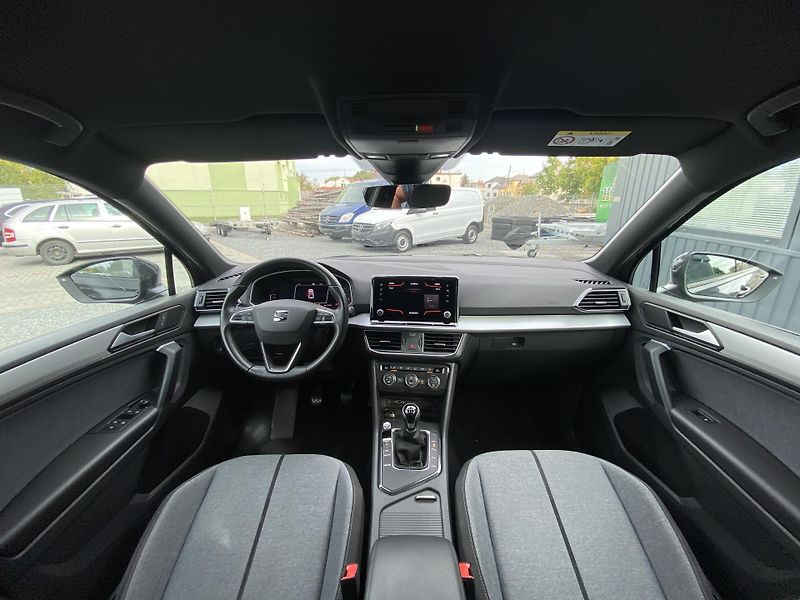 Seat Tarraco 1.5 TSI 110kW-1xMAJ.- LED-NAVI - fotka 35 z 51