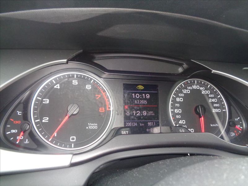 Audi A4 1,8 - fotka 16 z 16