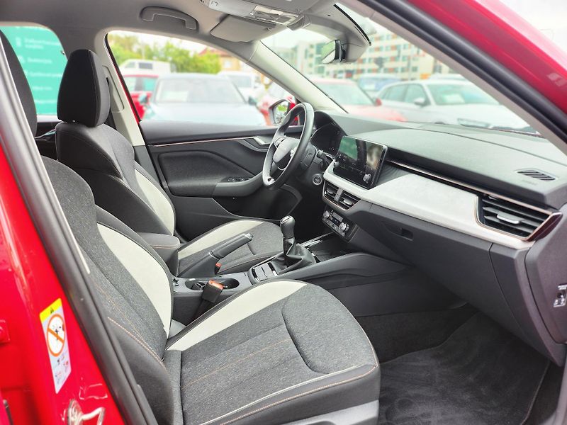 Škoda Kamiq Top Selection 1.0 TSI 85kw - fotka 8 z 27