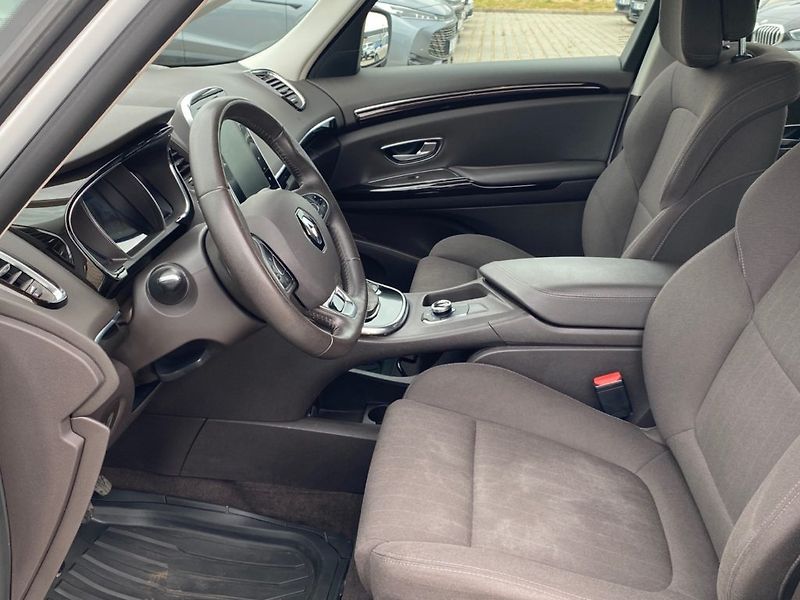 Renault Espace (2015) 1,6 (96kW) NM.  Man. - fotka 11 z 30