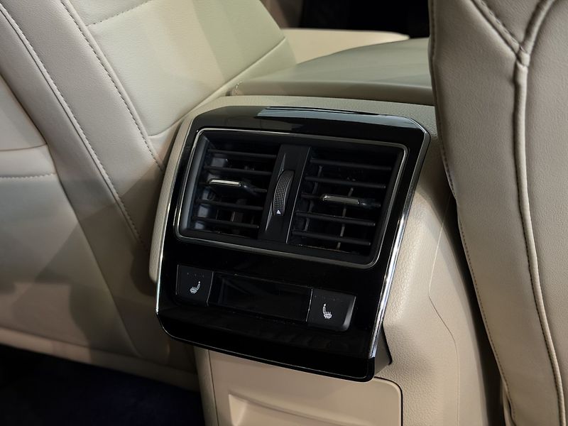 Škoda Superb kombi 2.0TDI 140kW 4x4 L&K - fotka 28 z 28
