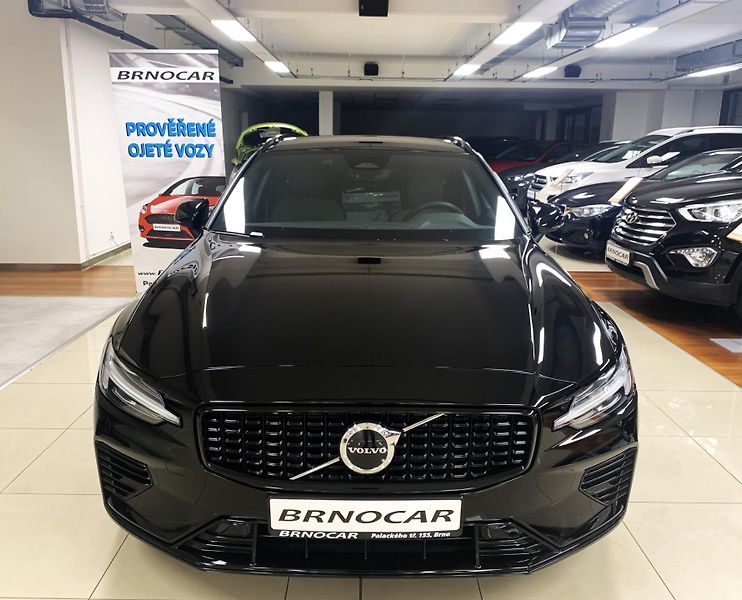 Volvo V60 RECHARGE T6, AWD PLUS DARK ČR - fotka 2 z 42