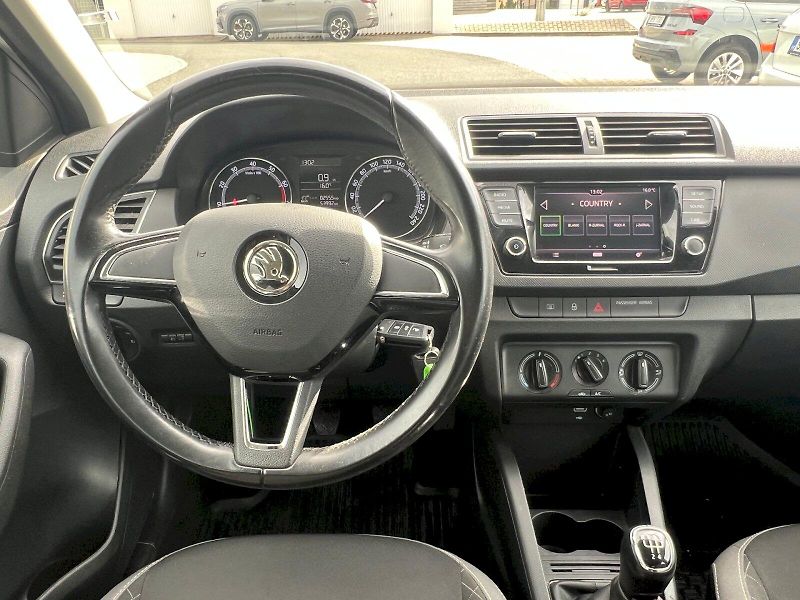 Škoda Fabia (2019) Ambition 1.0TSi 70kW 5°manuáln - fotka 21 z 26