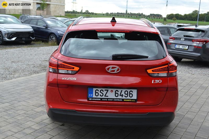 Hyundai i30 WG 1,5I MT SMART FL NAVI - fotka 4 z 44