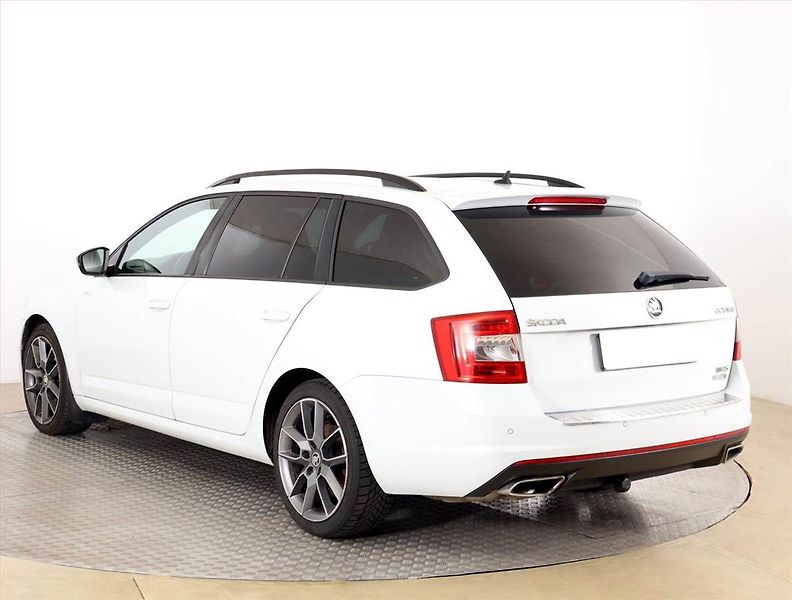 Škoda Octavia (2015) RS 2.0 TDI, Automat, Kůže - fotka 4 z 19