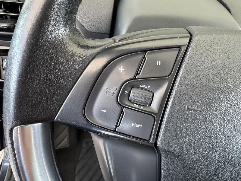 Citroën Grand C4 Picasso 1,6HDi 88kW*Navi*PDC*LED*7Míst - fotka 22 z 31