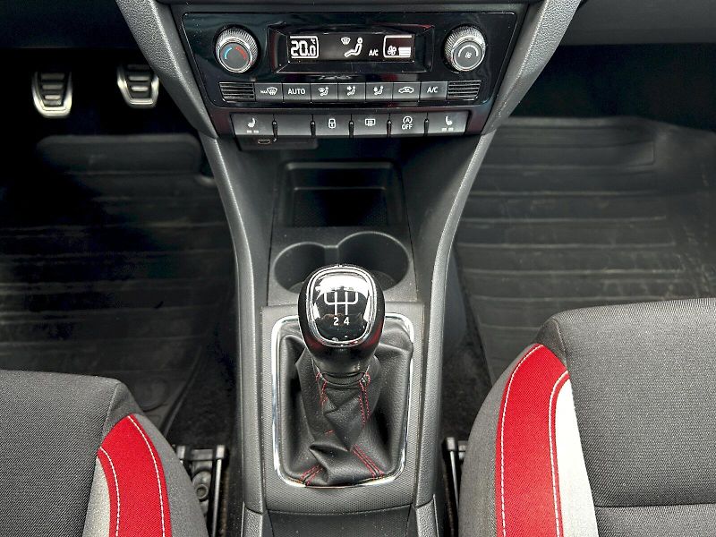 Škoda Rapid (2018) 1.0 TSI 70kW MP5 Monte Carlo - fotka 19 z 32