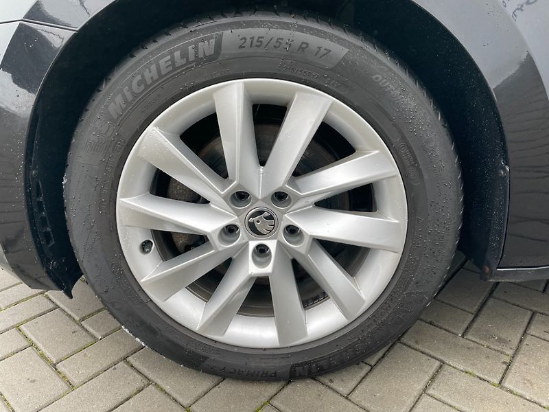 Škoda Superb (2018) 2.0TDi 110kW 4x4! STYLE++! - fotka 43 z 43