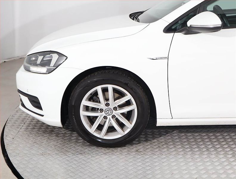 Volkswagen Golf (2019) 1.5 TSI, Tempomat - fotka 14 z 15