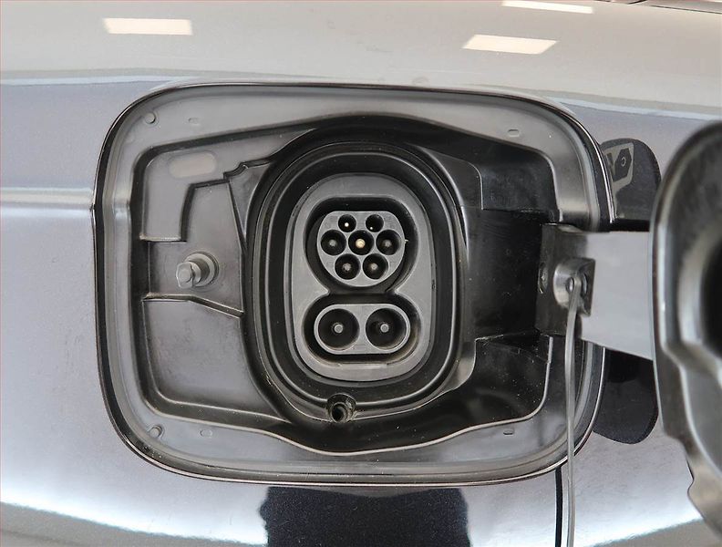 Škoda Enyaq (2023) Suite iV 80 (82 kWh), SoH 94% - fotka 28 z 29