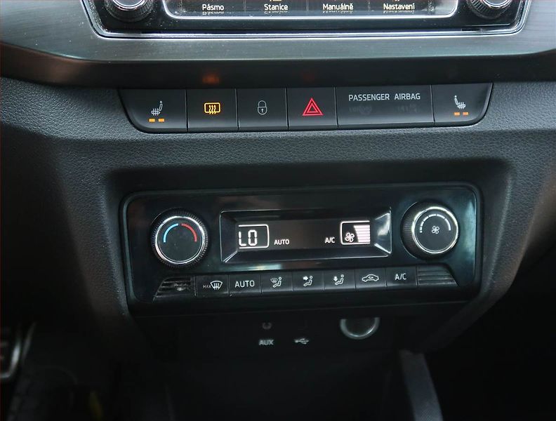 Škoda Fabia (2014) 1.2 TSI, Serv.kniha, Tempomat - fotka 16 z 20