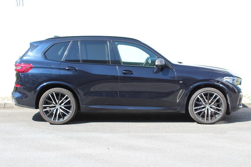 BMW X5 M50d - fotka 3 z 27