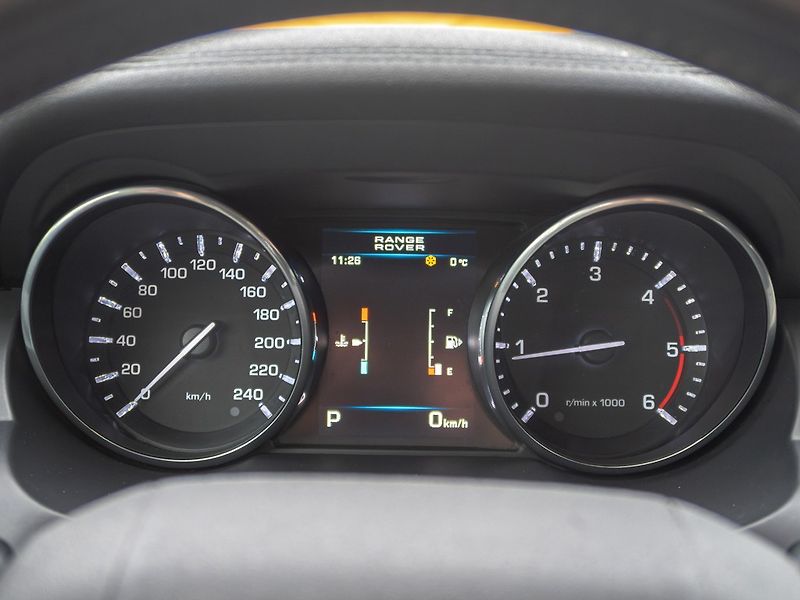 Land Rover Range Rover Evoque (2013) 2.2D 140KW 4x4 – MAT - fotka 24 z 51