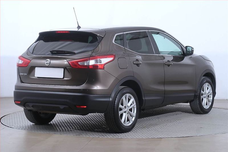 Nissan Qashqai (2014) N-Connecta 1.2 DIG-T - fotka 5 z 21